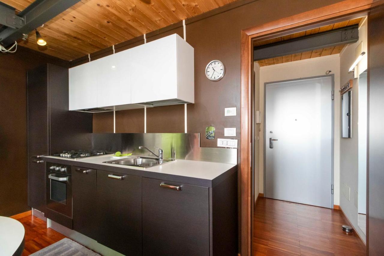 Dora Riverside Modern Apartment With Private Parking Torino Exterior foto